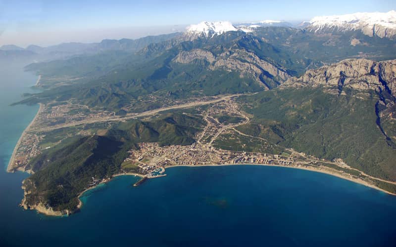 How to Travel to Kemer from Antalya Airport: Best Options 2025 
