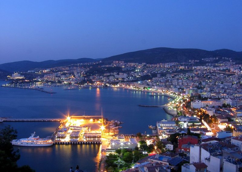 How to Get from İzmir Airport to Kuşadası in 2025